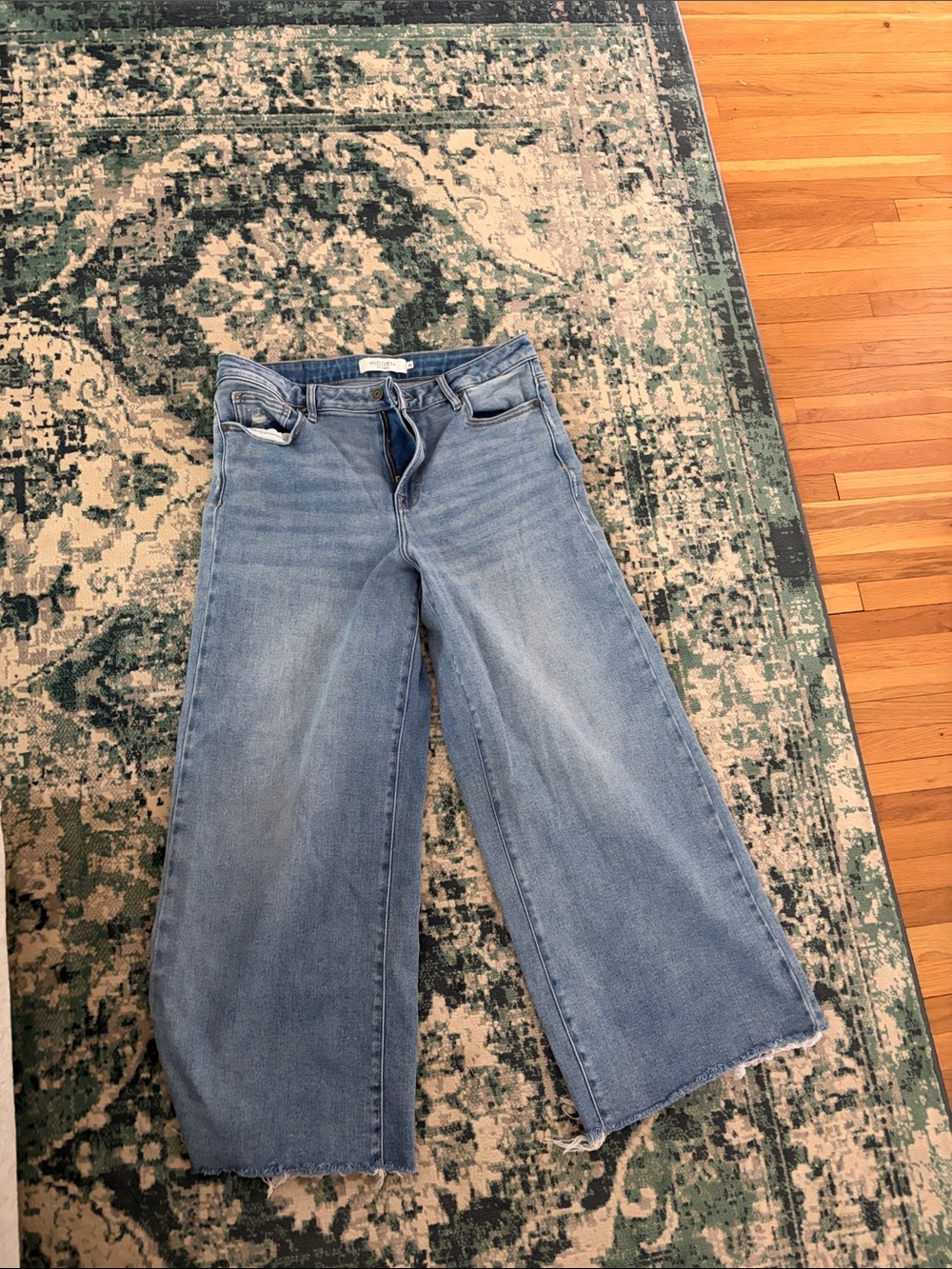 Wide Leg Flare Jeans in Light Blue size 30.